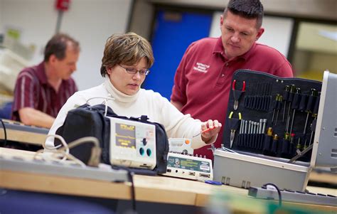 Program Spotlight: Biomedical Equipment Technology » DCTC News