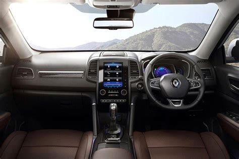 Renault Koleos Images - Check Interior & Exterior Photos | OtO