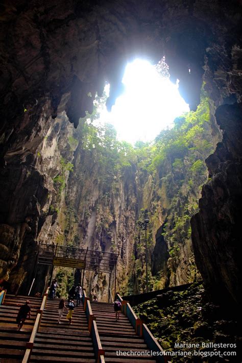 Climbing up Batu Caves! - Day 2 in Malaysia | The Chronicles of Mariane