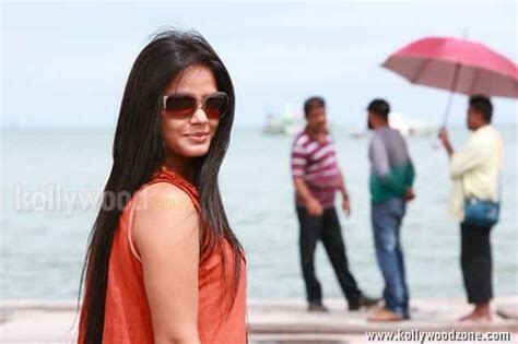 Aadhi Bhagavan Heroine Neetu Chandra Pictures 10 (208766) | Kollywood Zone