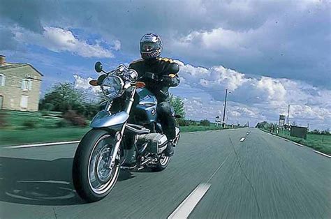 BMW R1150R (2001-2006) Review | Speed, Specs & Prices