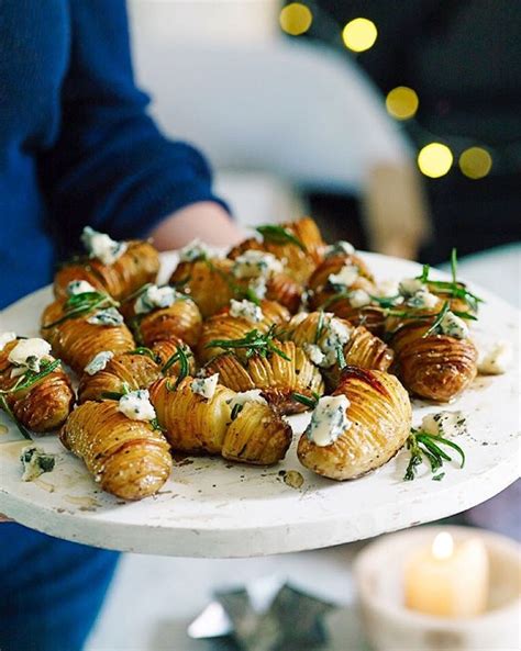 7 Hors D’oeuvres Perfect For Holiday Entertaining