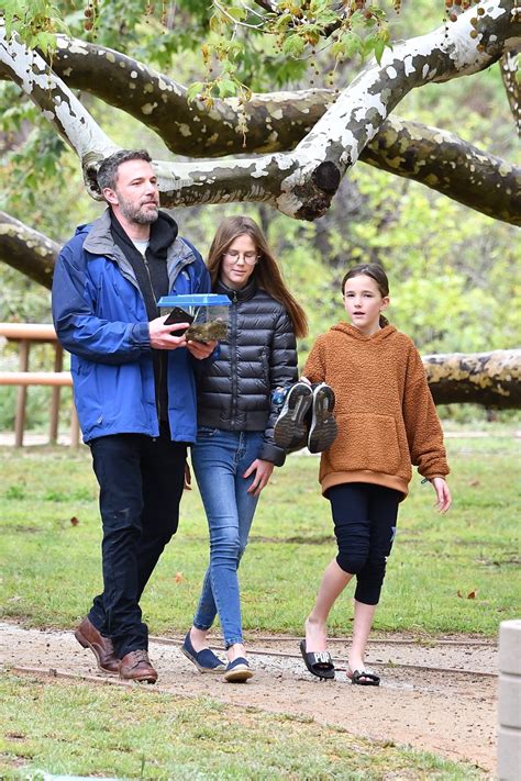 Ben Affleck Takes Daughters Violet and Seraphina to the Park