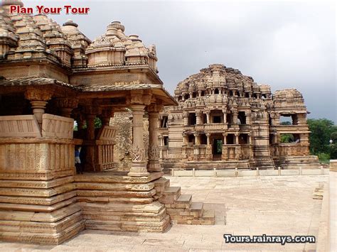 Tourist Attraction India: Sas-Bahu Temple Gwalior