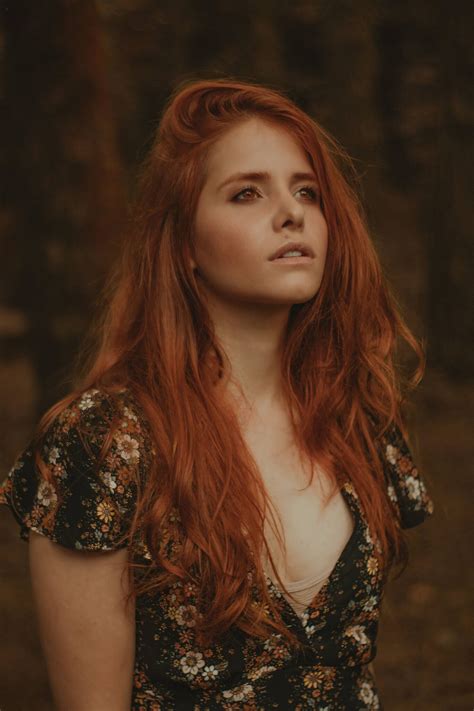 6 Beautiful Irish Redheads that you simply stare at