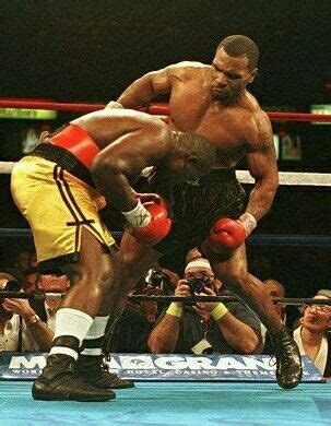 Mike Tyson vs Buster Mathis Jr. - Full Screen Pic in Black