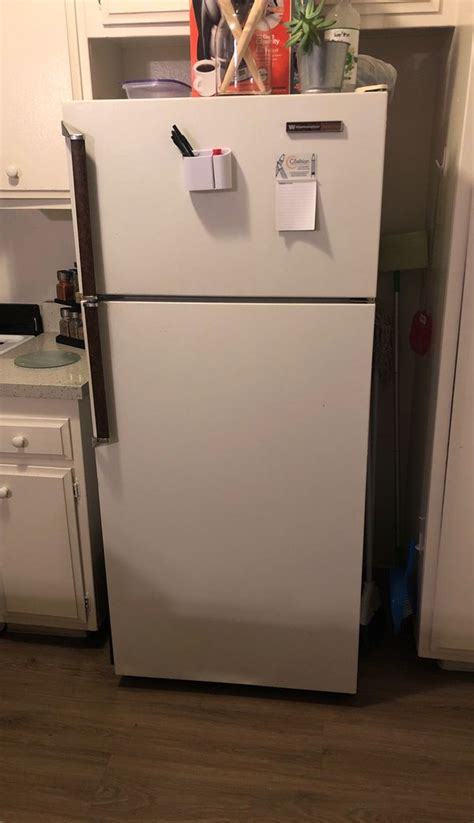 White- Westinghouse Refrigerator for Sale in Costa Mesa, CA - OfferUp