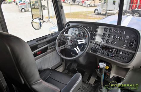 Peterbilt 389 | Truck interior, Peterbilt 389, Peterbilt