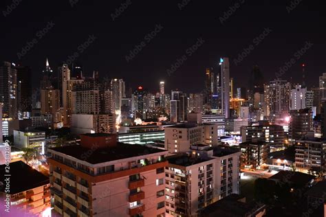 Panama City Skyline at night - Horizon Ville de Panama de nuit Stock ...