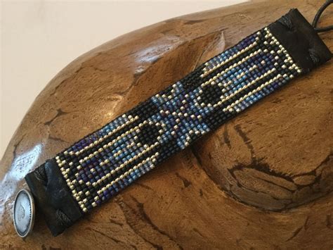 Native American Inspired hand loomed beaded bracelets. Black | Etsy | Kralen armband patronen ...