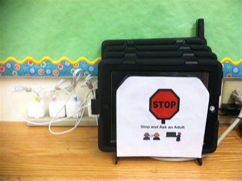 DIY Classroom iPad Storage & Charging Station. Use a desk file holder and you can you can use ...