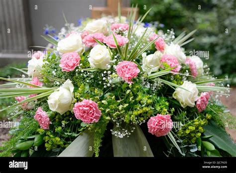 Funeral background hi-res stock photography and images - Alamy