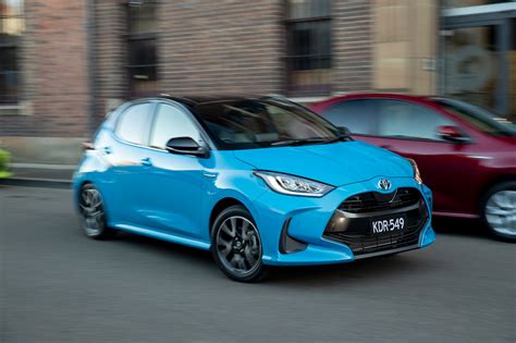 2020 Toyota Yaris Hybrid review - EV Central