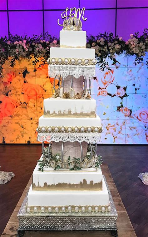 3 Stunning Wedding Cakes Inspired by Prince Harry + Meghan Markle's Nuptials | Wedding cakes ...