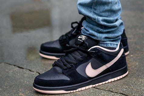 Nike SB Dunk Low Black/Washed Coral Review