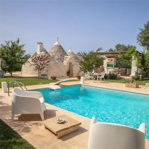 Amazing villas in Puglia, authentic trulli, exclusive Puglia villas for rent and more ...