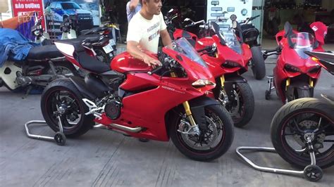 Ducati Panigale 1299 s austin racing vs Ducati Panigale 1199 s austin ...