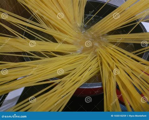 Uncooked Spaghetti in a Small Pot Stock Image - Image of uncooked ...