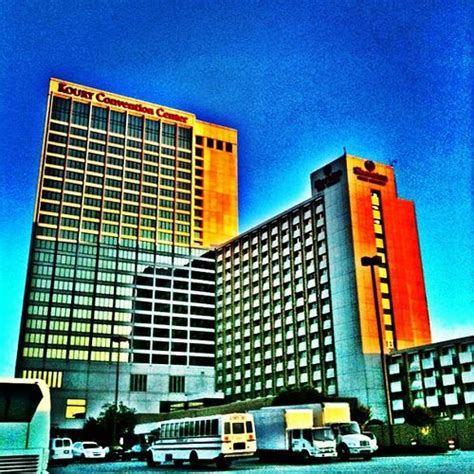 The Sheraton Greensboro Hotel at Four Seasons | North carolina homes ...