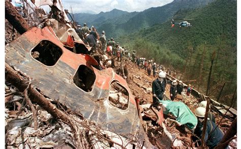 Kin remember victims of 1985 JAL crash on 34th anniversary