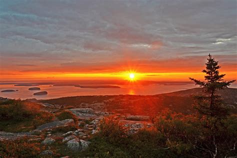 The sunrise from Cadillac Mountain in Acadia National Park Photograph ...