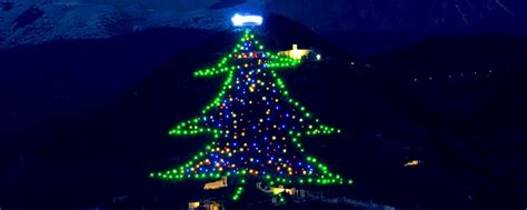 The Gubbio Christmas Tree – The world's biggest Christmas tree - Italy ...