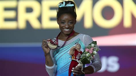 Simone Biles sets record for world championship gold medals - Eurosport