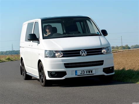 Fotos de Volkswagen Transporter T5 Combi Sportline UK 2011