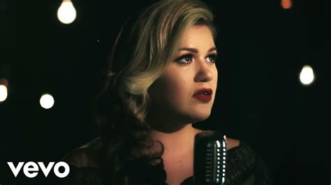 Kelly Clarkson - Wrapped in Red - YouTube