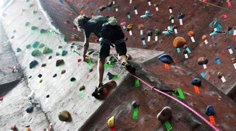 1090826527-indoor-rock-climbing-classes - Granite Arch Climbing Center