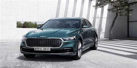 This is the updated 2022 Kia K900 we won't see in the US