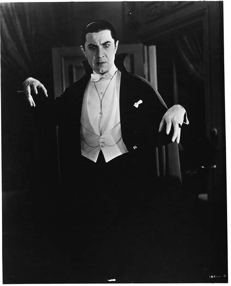 Bela Lugosi in Dracula (1931) - Classic Horror Film