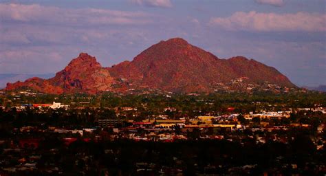 Hiking Camelback Mountain - Old Town Scottsdale