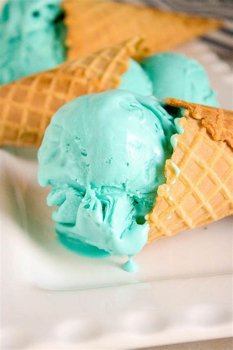 Blue Moon Ice Cream | RecipeLion.com