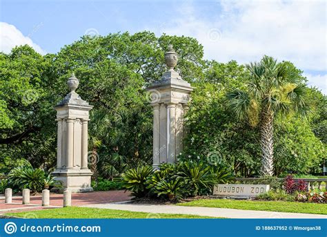 St. Charles Avenue Entrance To Audubon Park Showing Audubon Zoo Sign Editorial Photography ...