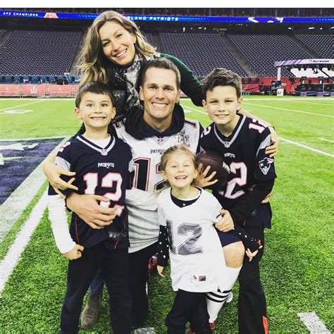 Tom Brady Shares Rare Throwback of 3 Kids for Parents' Anniversary