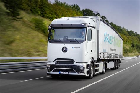 Mercedes Benz Trucks officially unveils eActros 600 | trans.info