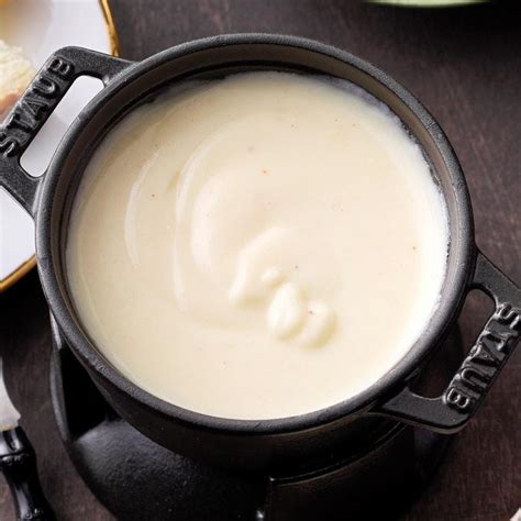 Simple Swiss Cheese Fondue Recipe: How to Make It