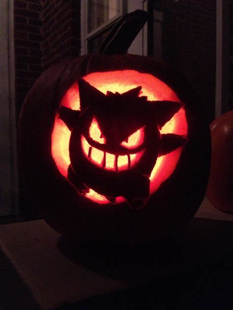 I also have a Gengar pumpkin carving : pokemon