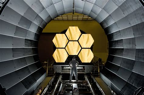 Mirrors of the James Webb Space Telescope - RobotSpaceBrain