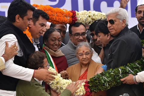 PM, President, other leaders pay tributes to Congress' 'beloved ...