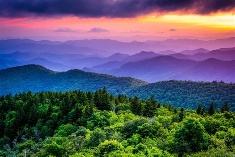 Cowee Mountains Overlook on the Blue Ridge Parkway in North Carolina [1500x1000] [OC ...
