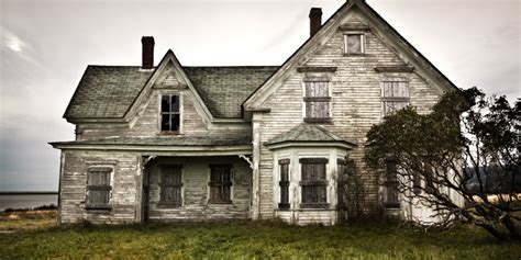 Haunted House Myths Confirmed And Debunked | HuffPost