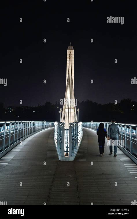 Beautiful bridge night modern curve hi-res stock photography and images - Alamy