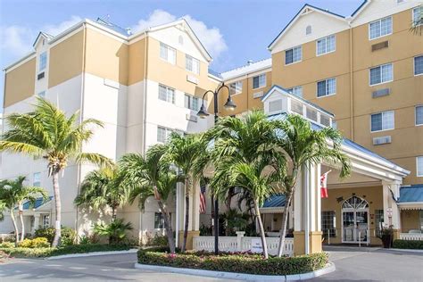 COMFORT SUITES SEVEN MILE BEACH - Updated 2020 Prices & Hotel Reviews (Grand Cayman, Cayman ...