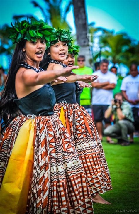 Polynesian dancers | Tahiti french polynesia, Island girl, Polynesian ...