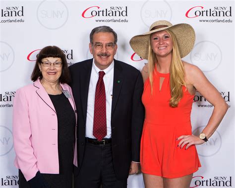 Seniors with President-225 | SUNY Cortland Alumni Engagement | Flickr