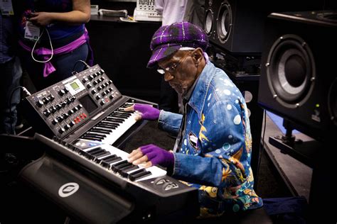 Legendary Funkadelic Keyboardist Bernie Worrell playing the Moog ...