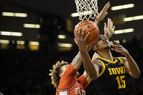 Iowa men’s basketball falls to Illinois, 87-83 – The Daily Iowan