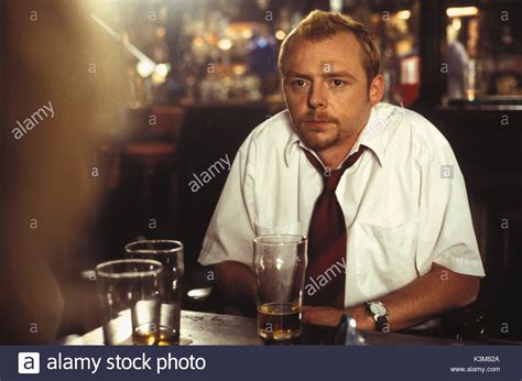 SHAUN OF THE DEAD SIMON PEGG Date: 2004 Stock Photo - Alamy